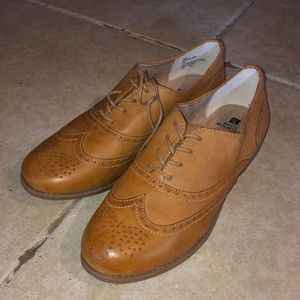 CLOSET CLEANUP! Brand new oxfords👞